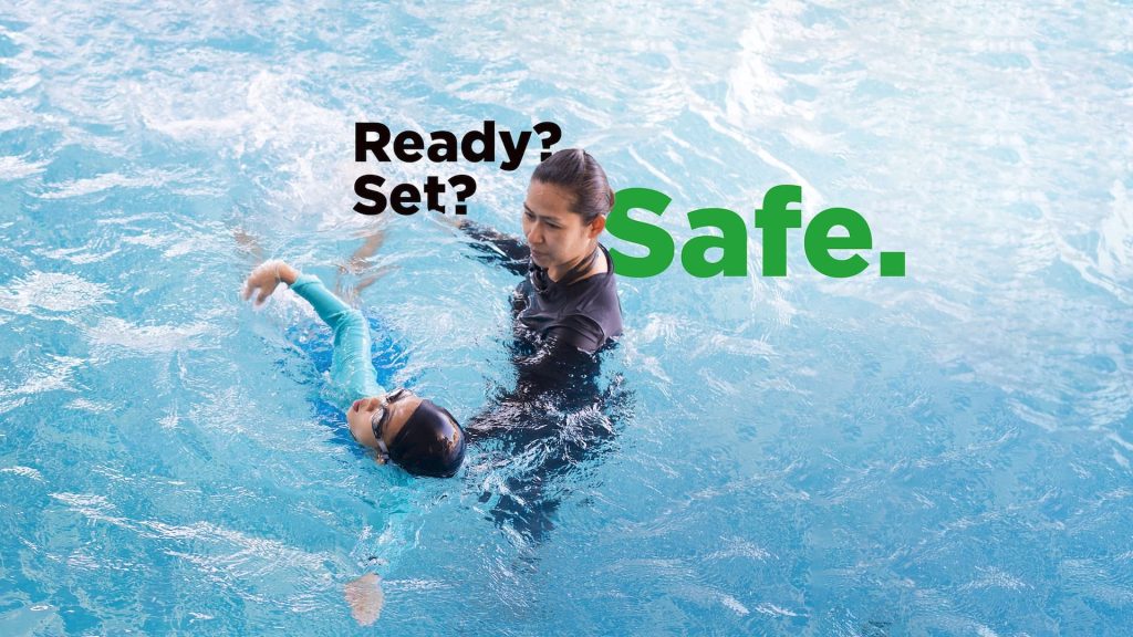 Swimming lesson with the campaign message: Ready? Set? Safe.